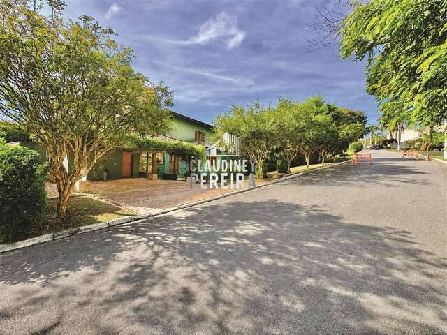 #1383 - Casa em condomínio para Venda em Carapicuíba - SP