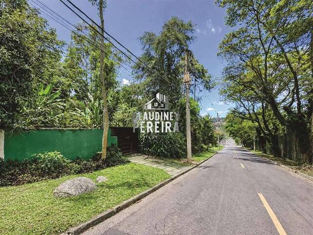 #1361 - Casa em condomínio para Venda em Carapicuíba - SP